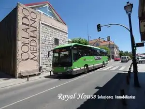 Vista exterior de Casa adosada en venta en Collado Mediano con Aire acondicionado, Calefacción y Jardín privado