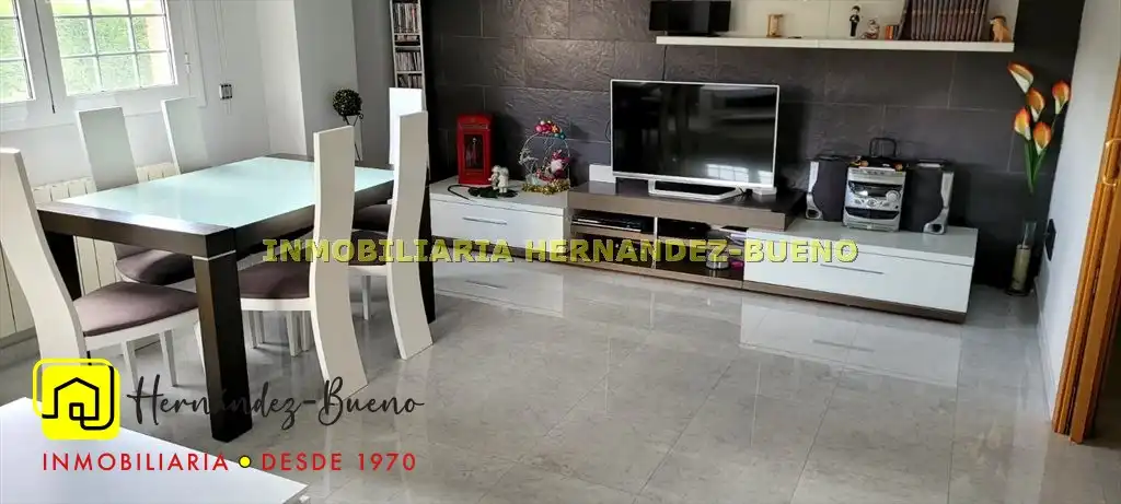 Sala de estar de Casa o chalet en venta en Calvarrasa de Abajo con Calefacción, Jardín privado y Terraza