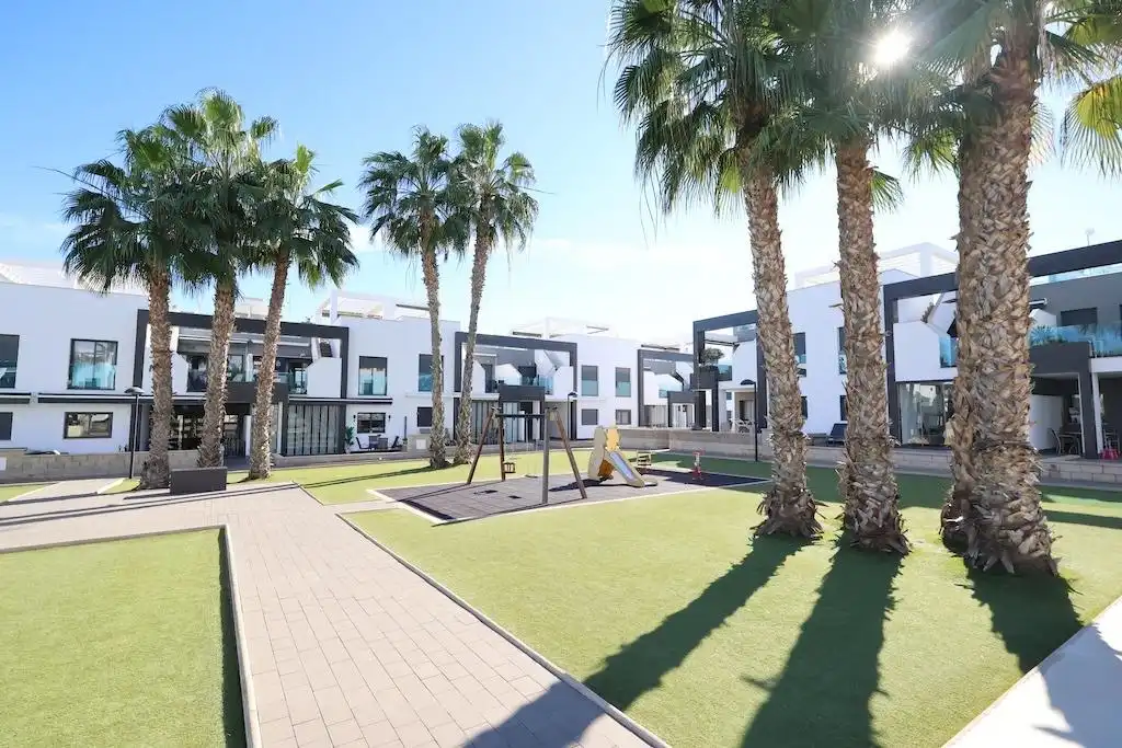 Apartamento con piscina en venta en Calle Granate, imagen 21