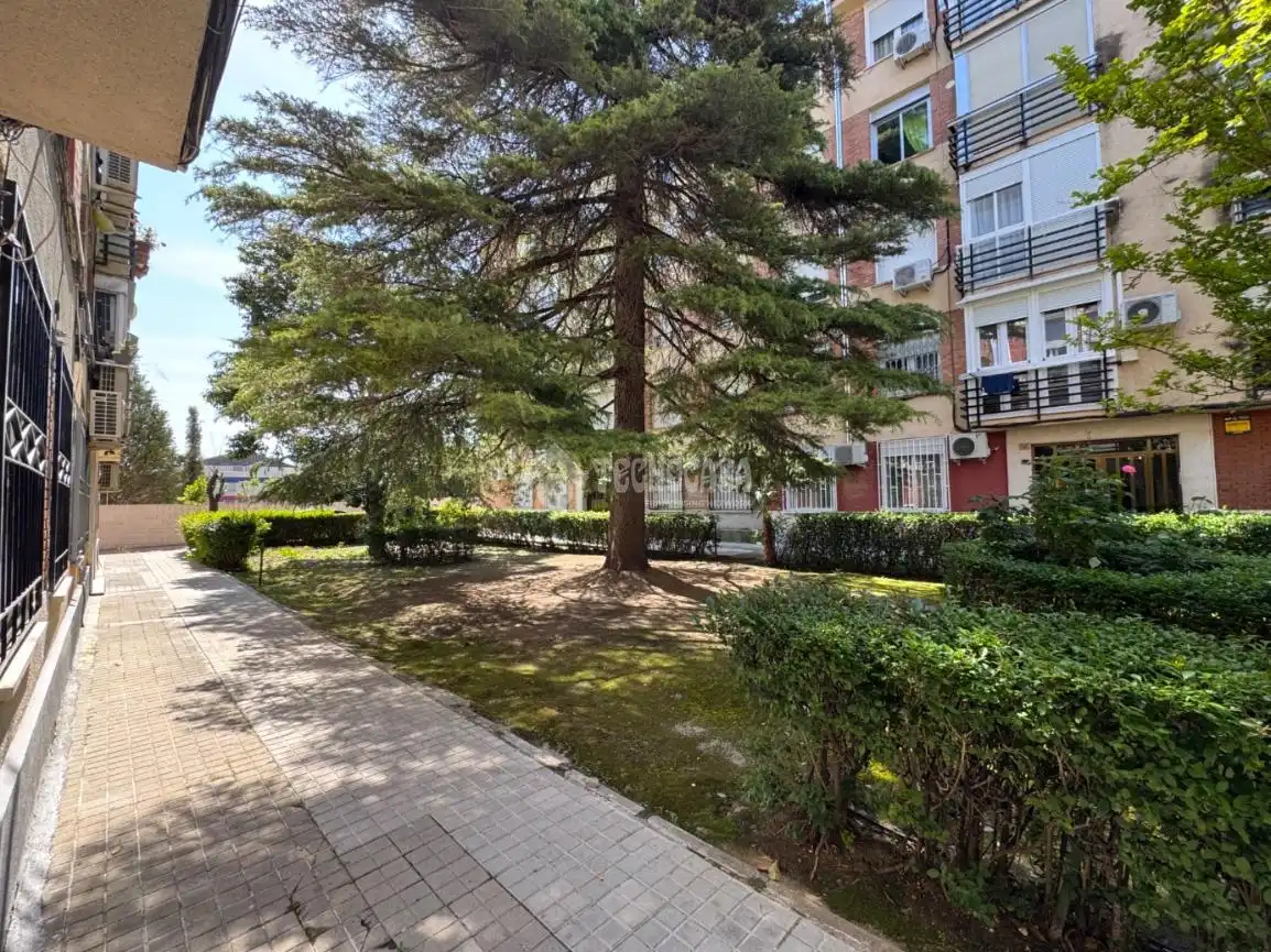 Vista exterior de Pis en venda en Aranjuez amb Calefacció