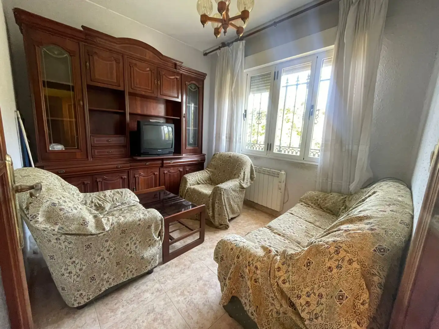 Sala de estar de Casa adosada en venta en Avilés con Calefacción