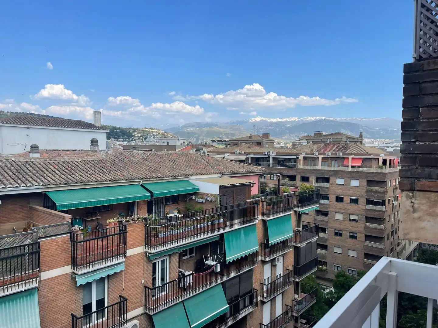 Vista exterior de Àtic de lloguer en Granada amb Terrassa