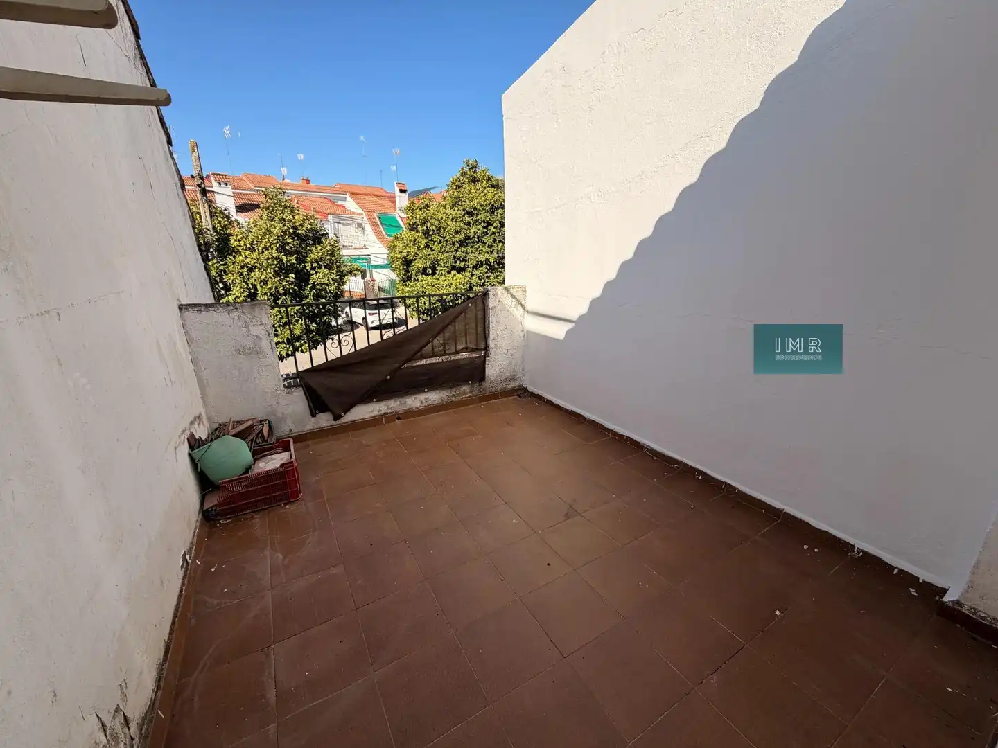 Vista exterior de Casa adosada en venta en Mairena del Aljarafe con Terraza