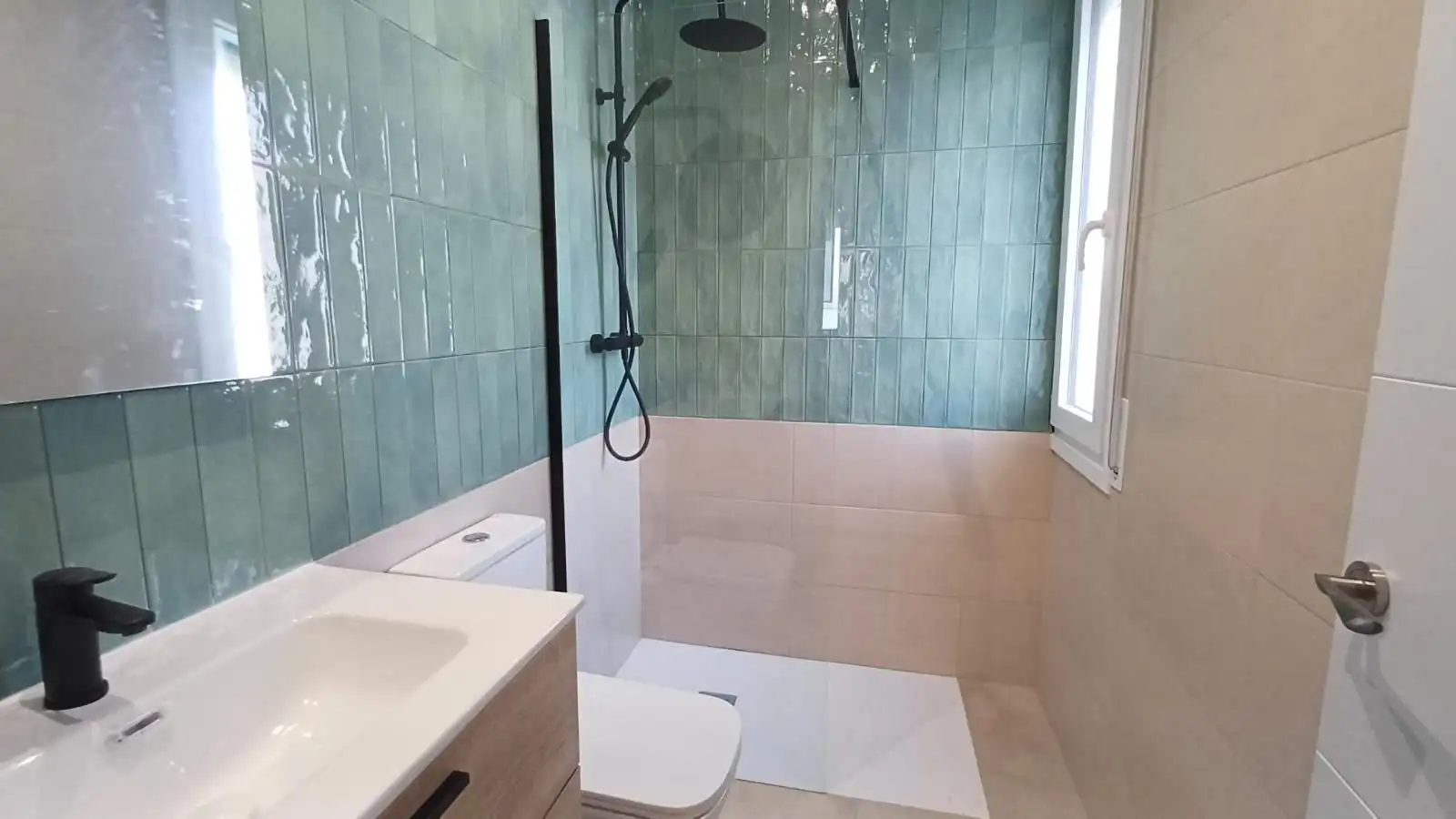 Baño de Piso en venta en Sabadell con Aire acondicionado, Calefacción y Terraza