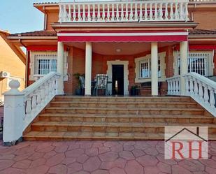 Jardí de Casa adosada en venda en Villalbilla amb Terrassa i Balcó