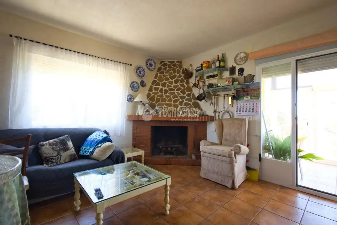Sala de estar de Casa o chalet en venta en Calvarrasa de Arriba con Calefacción y Terraza