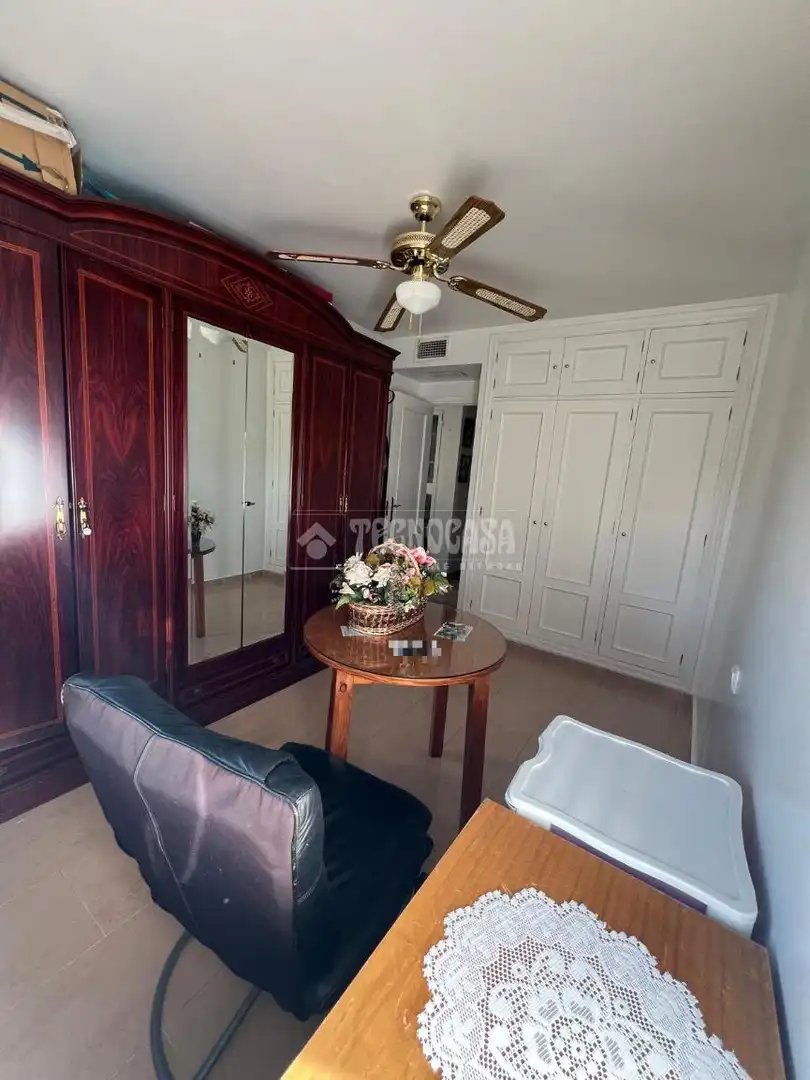 Bedroom of Flat for sale in Dos Hermanas