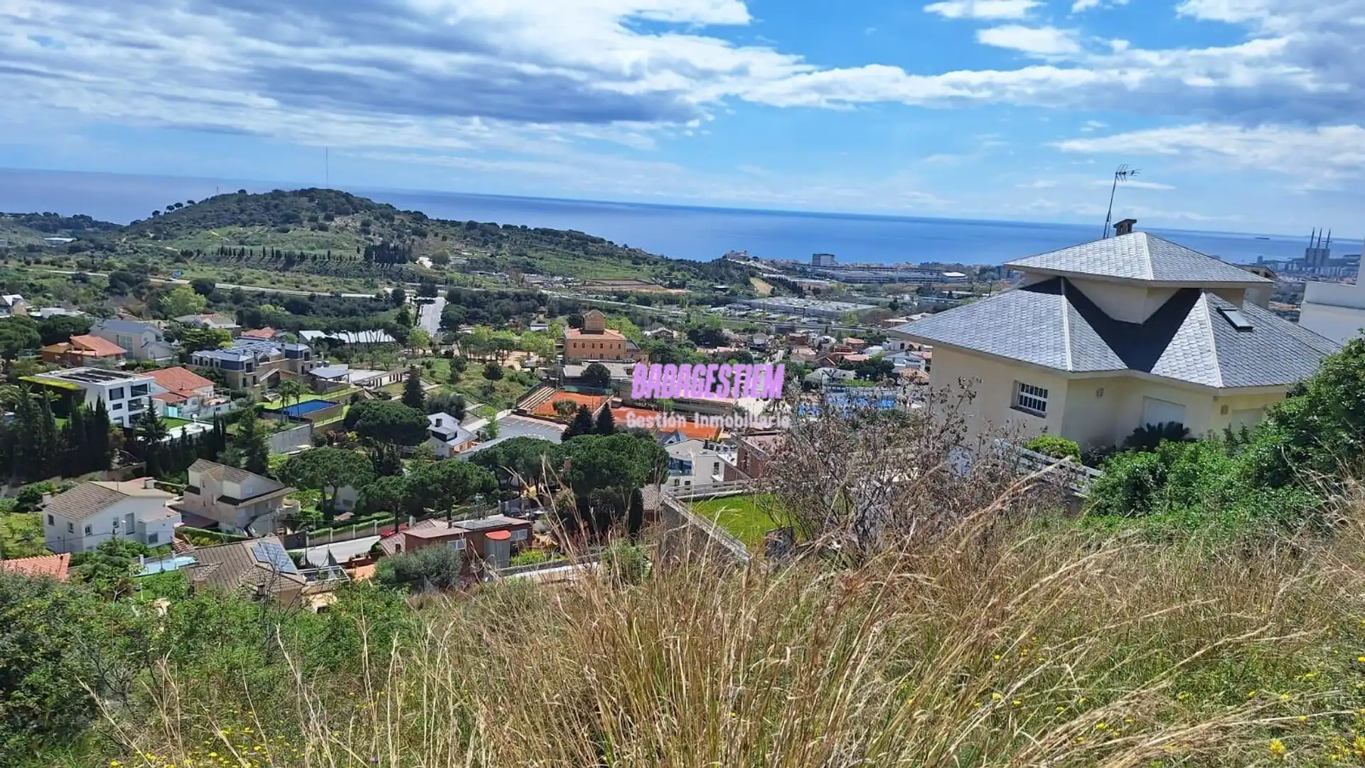 Vista exterior de Residencial en venta en Badalona