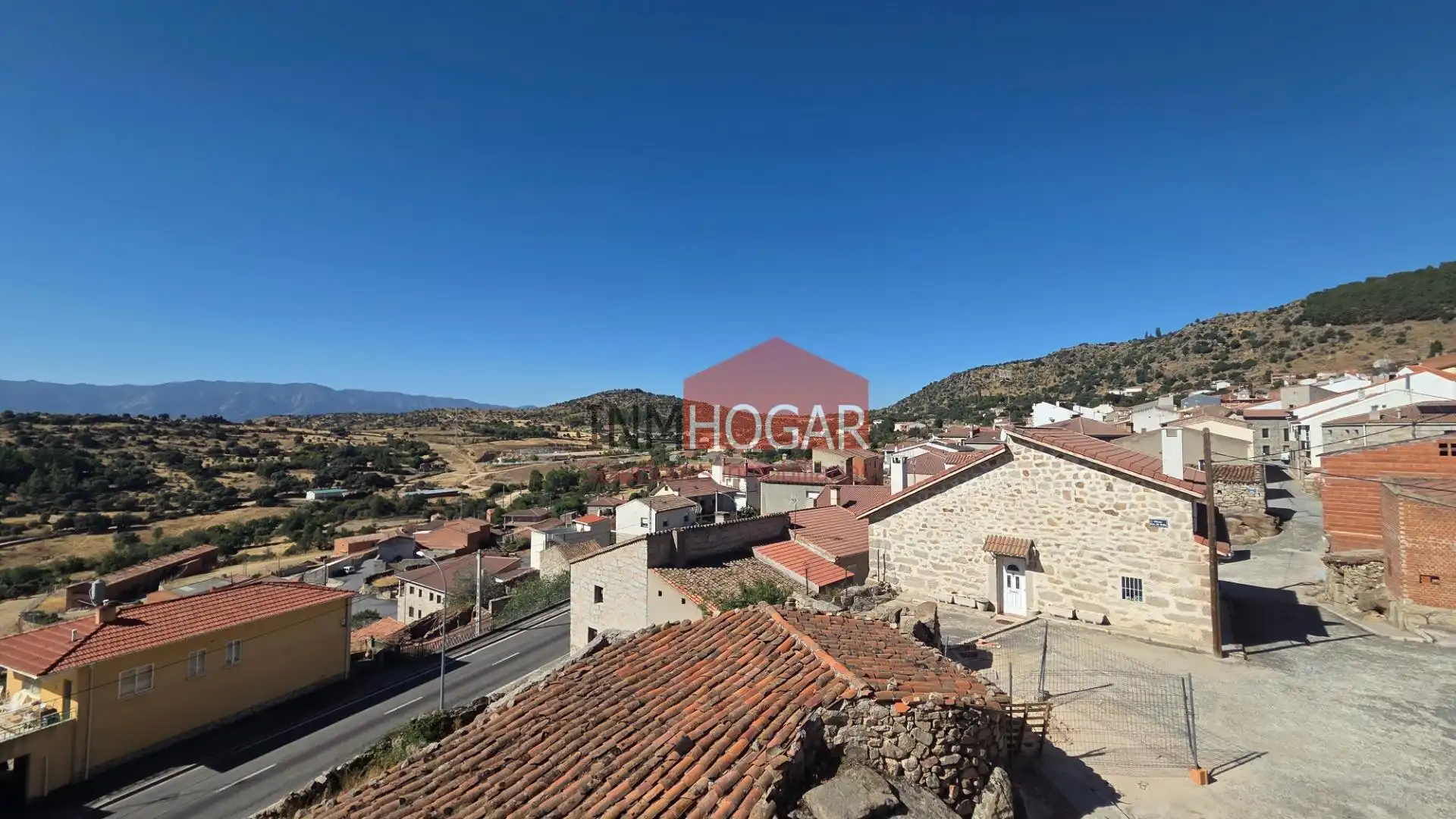 Vista exterior de Casa o chalet en venta en San Juan de la Nava con Terraza y Amueblado