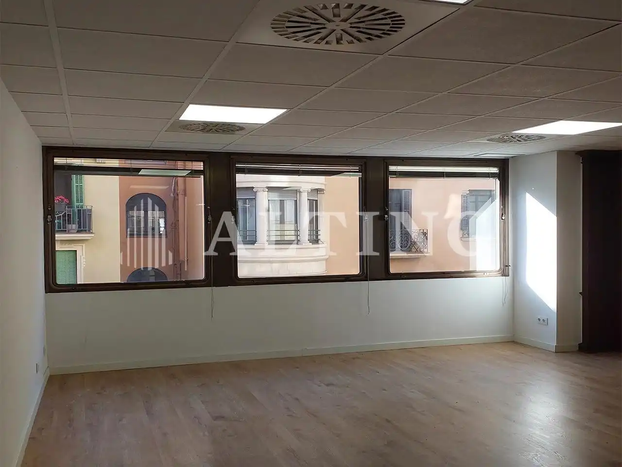 Bureau avec ascenseur à louer à Via Augusta, imagen 4