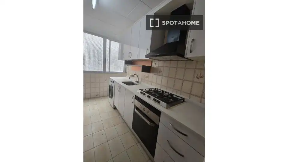 Cocina de Apartamento para compartir en Valencia con Aire acondicionado, Terraza y Amueblado