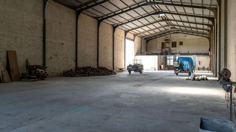 Nave industrial con vivienda y gran terreno en venta en Deltebre, imagen 2
