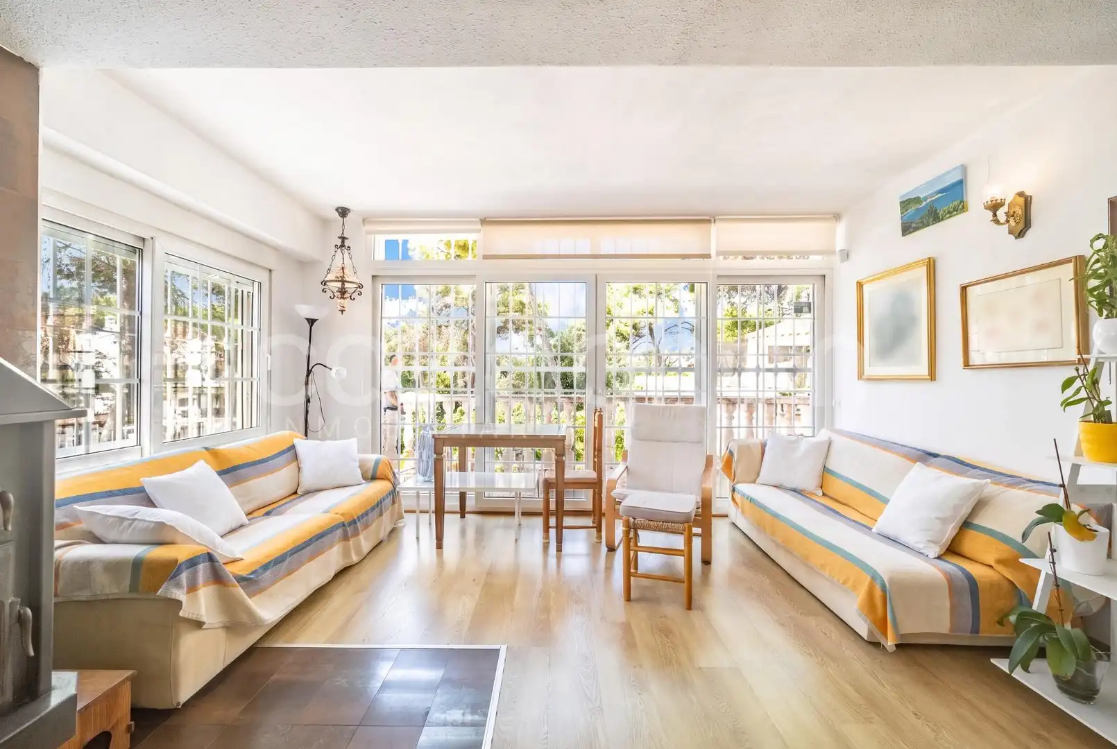 Sala de estar de Casa o chalet en venta en Paterna con Aire acondicionado, Jardín privado y Terraza