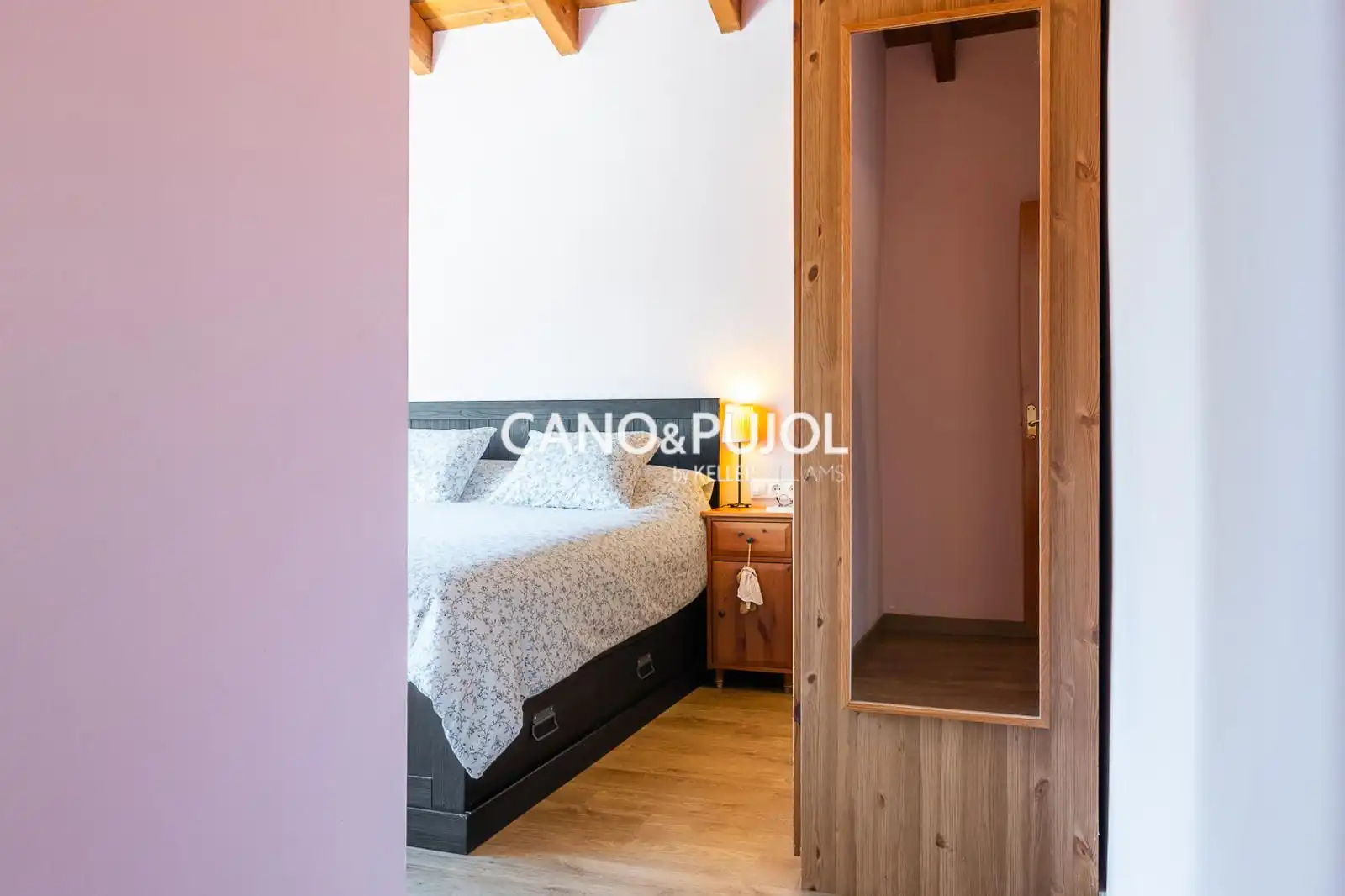 Habitación de Casa o chalet en venta en Corbera de Llobregat con Calefacción, Terraza y Trastero