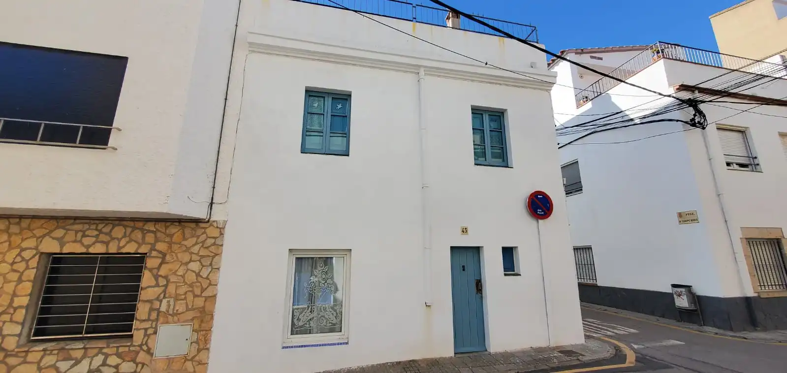 Exterior view of Single-family semi-detached for sale in L'Escala  with Heating, Terrace and Furnished