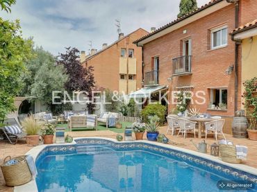 Casa con balcón en venta en Serraparera