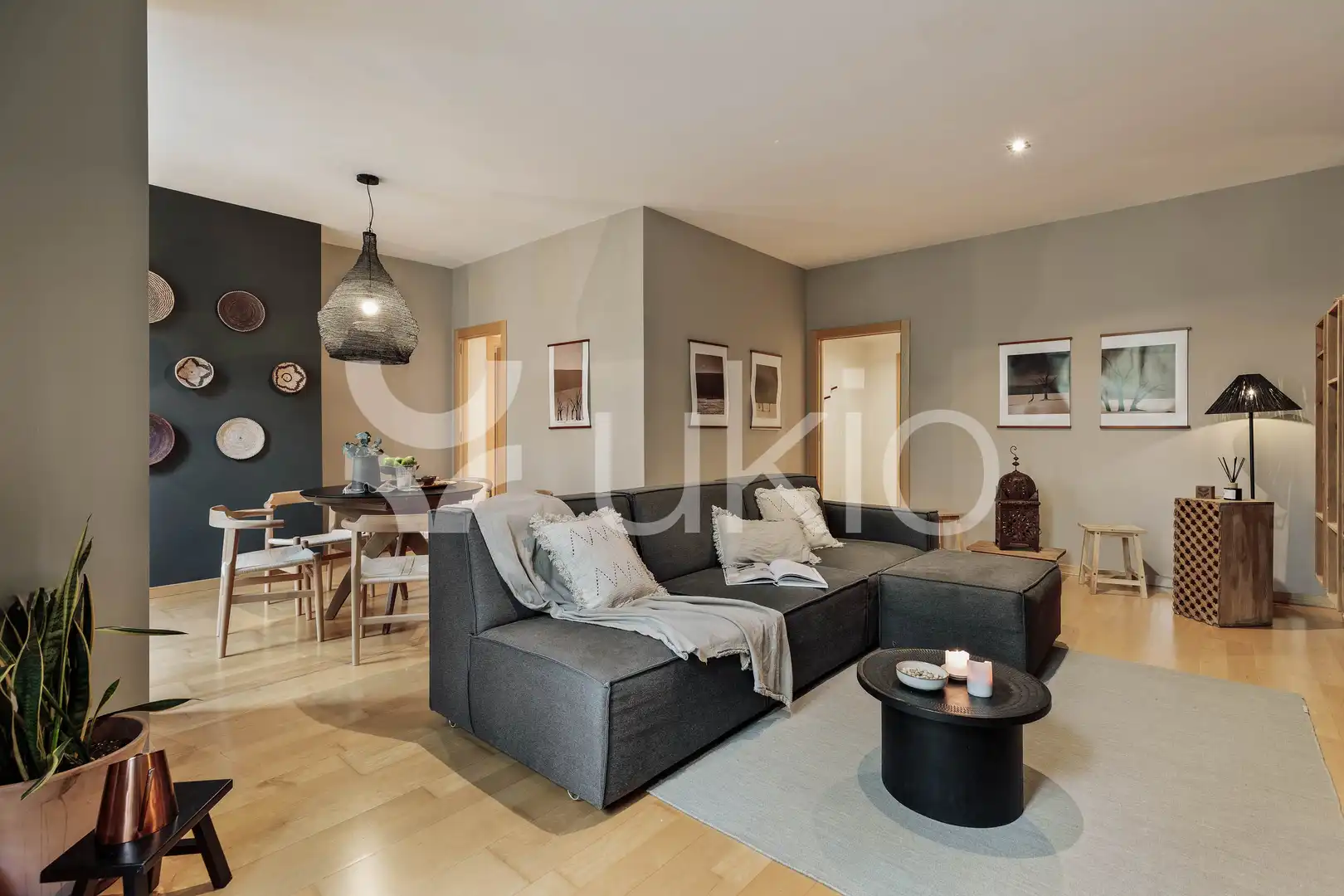 Mini appartamento con balcone in affitto a Carrer del Consell de Cent