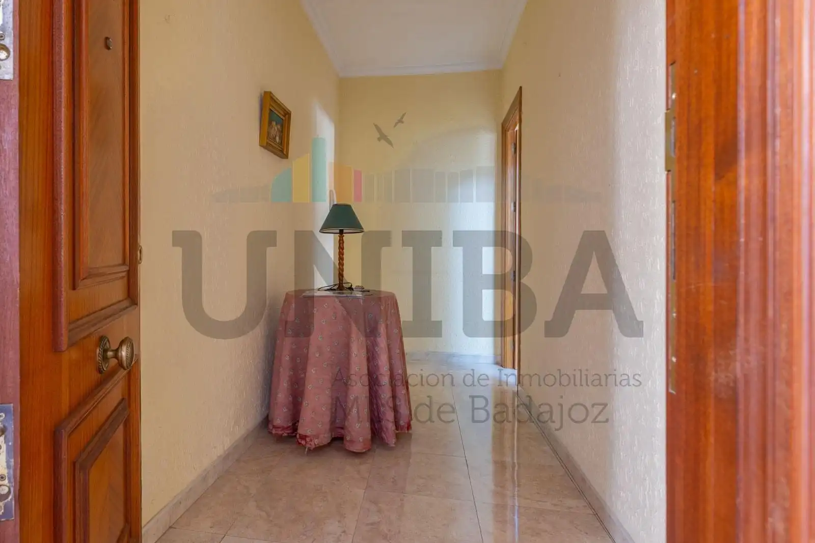 Wohnung zum Verkauf in Badajoz mit Klimaanlage, Privatgarten und Terrasse