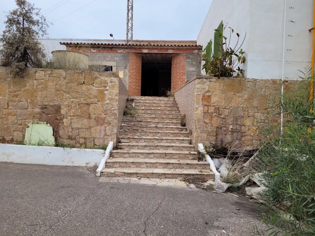 Nave industrial en venta en Oliva, Ribesalbes