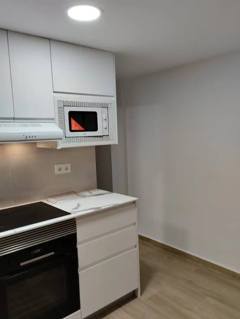 Kitchen of Flat for rent in  Zaragoza Capital  with Heating, Furnished and Oven