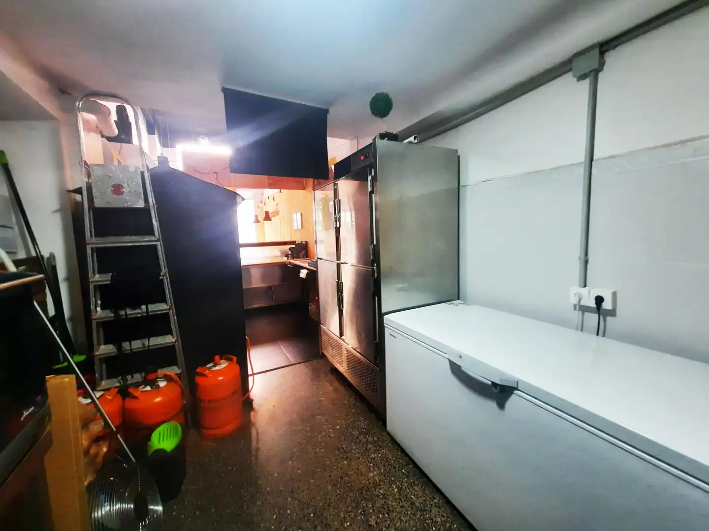 Cocina de Local en venta en Marbella con Aire acondicionado