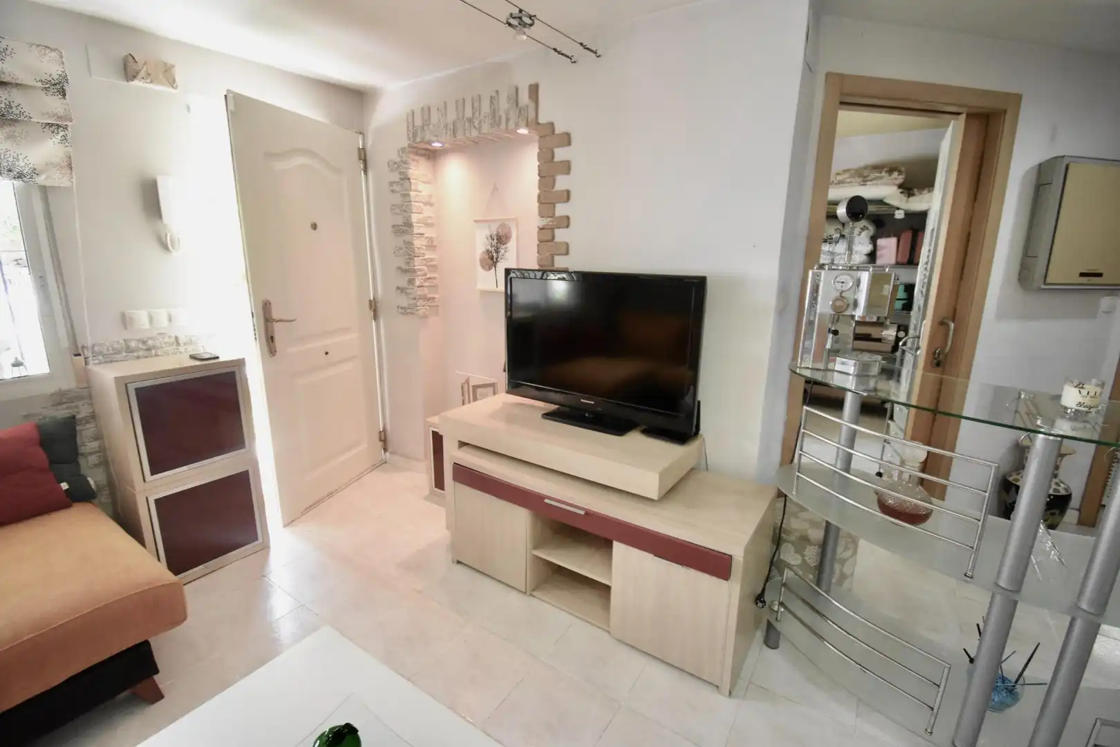 Erdgeschoss zum Verkauf in El Campello mit Klimaanlage, Privatgarten und Terrasse