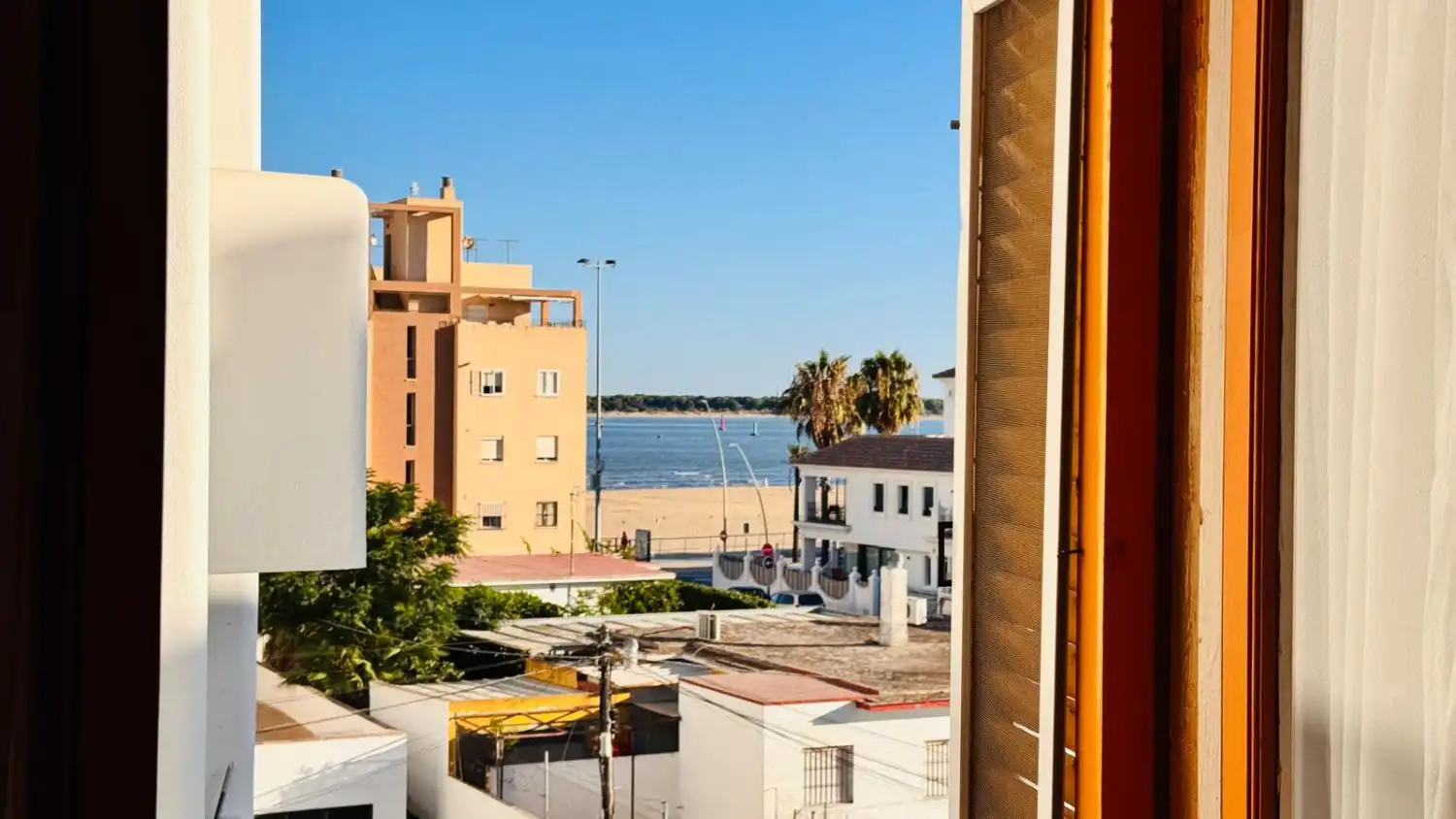 Vista exterior de Pis en venda en Sanlúcar de Barrameda amb Aire condicionat, Calefacció i Terrassa