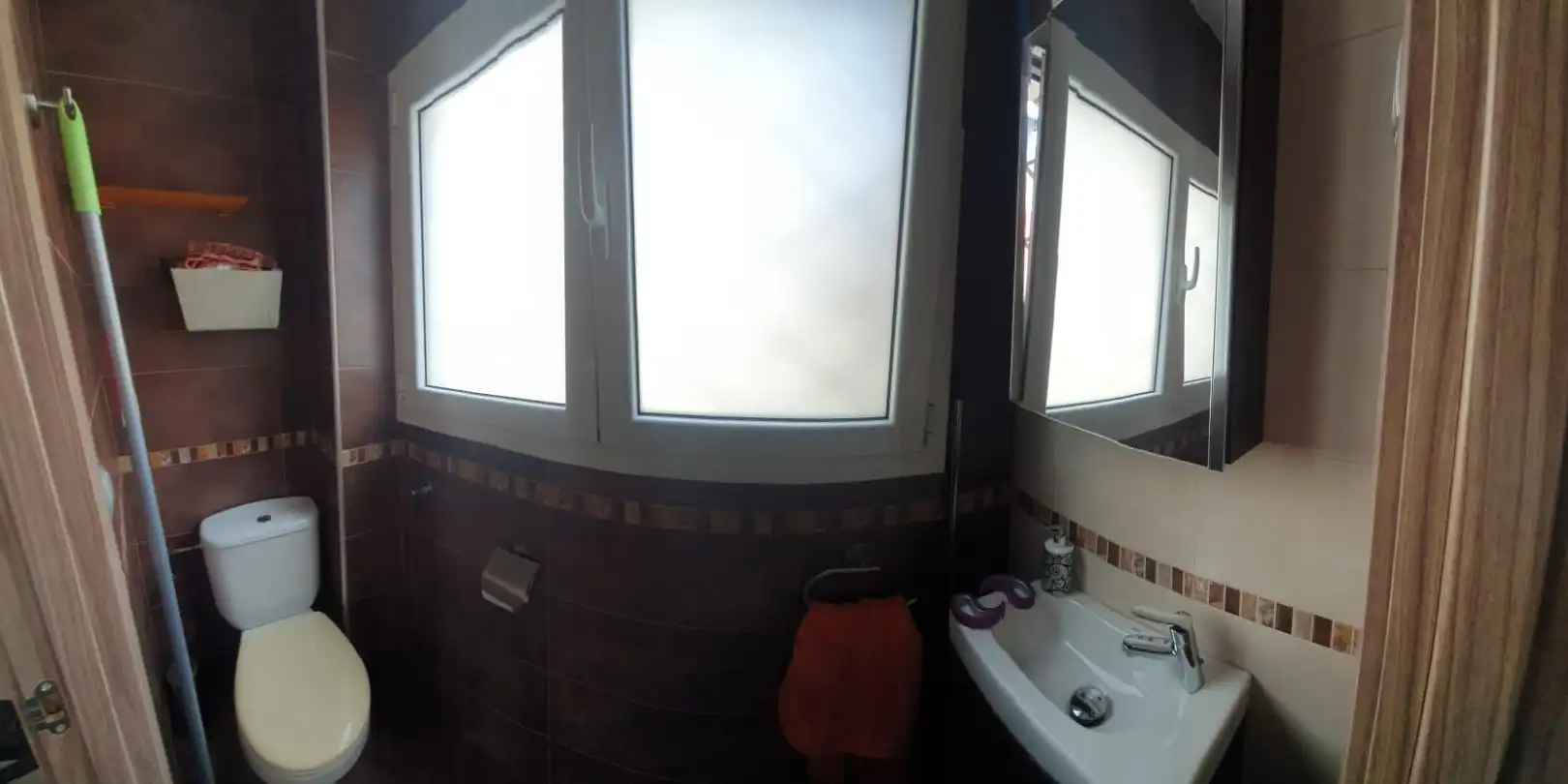 Badezimmer von Geschaftsraum zur Miete in Sopela mit Klimaanlage