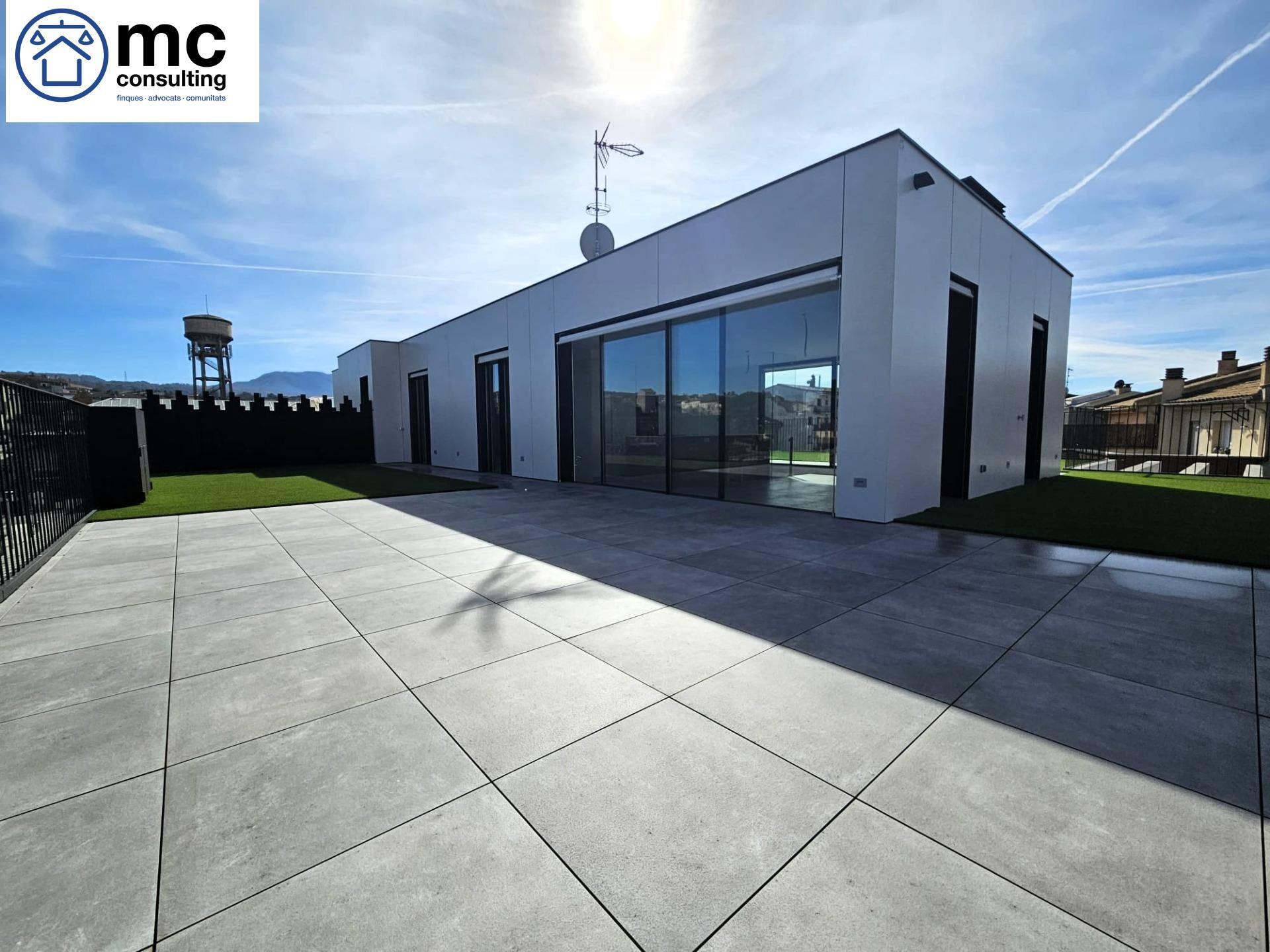 Vista exterior de Àtic en venda en Taradell amb Aire condicionat, Terrassa i Traster