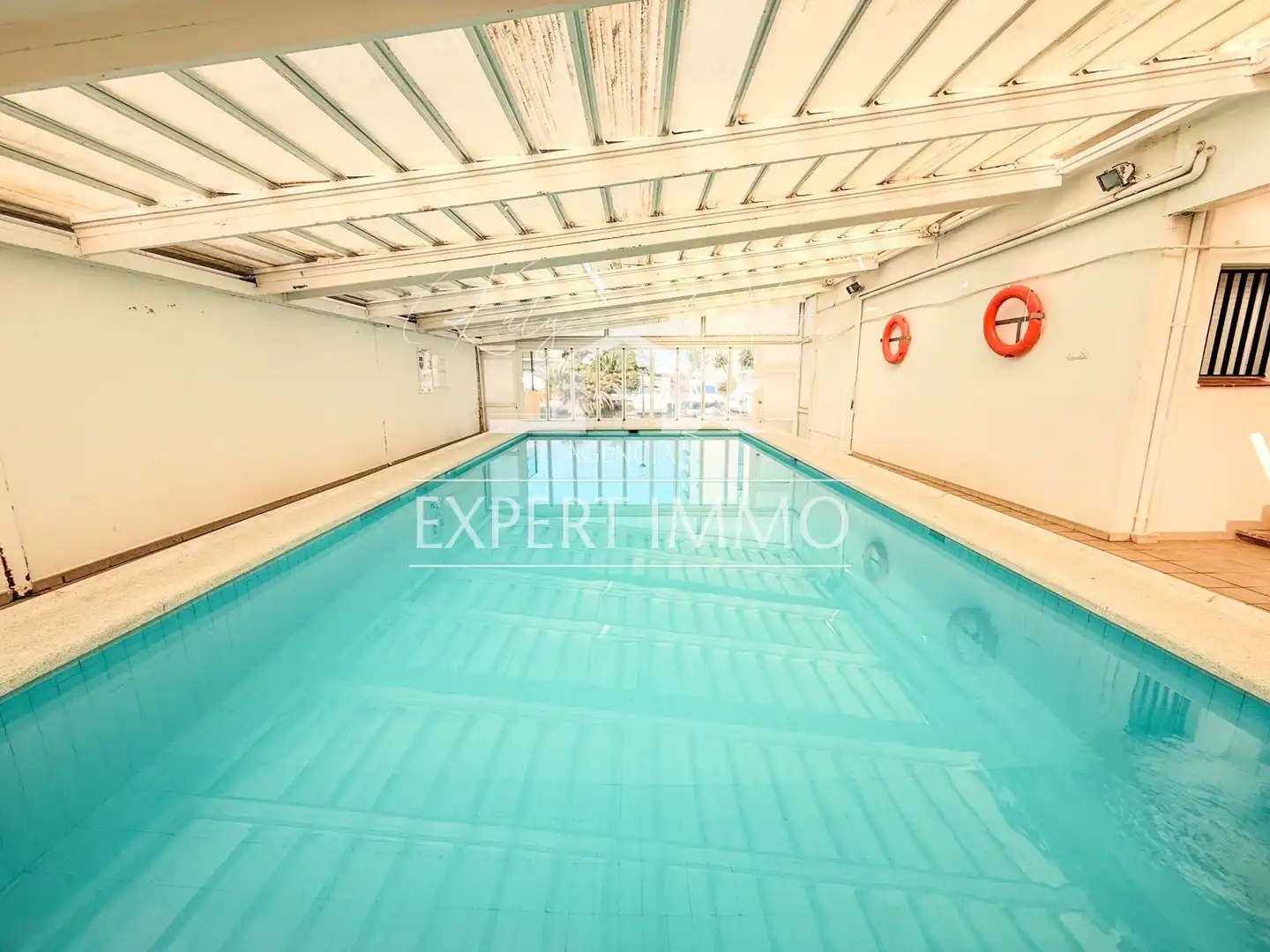 Piscina de Apartament en venda en Roses amb Aire condicionat, Calefacció i Terrassa