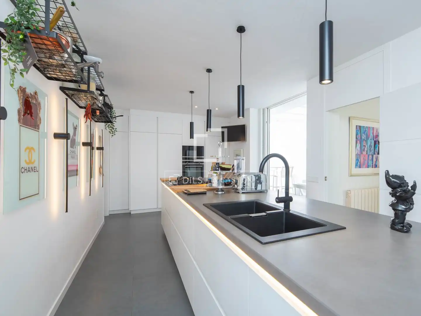 Kitchen of Houses for sale in Santa Eulària des Riu  with Air Conditioner, Heating and Terrace