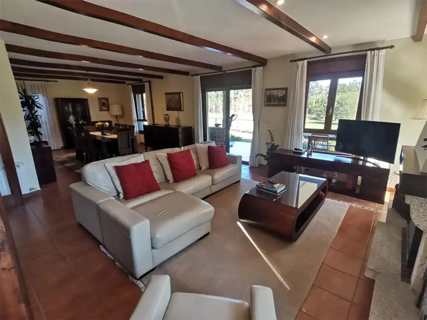 Sala d'estar de Casa o xalet en venda en Tomiño amb Piscina i Balcó