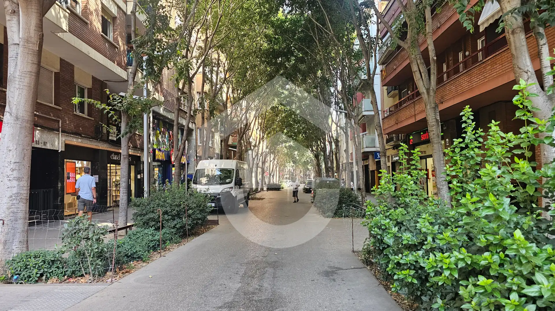 Vista exterior de Pis en venda en Barcelona amb Calefacció