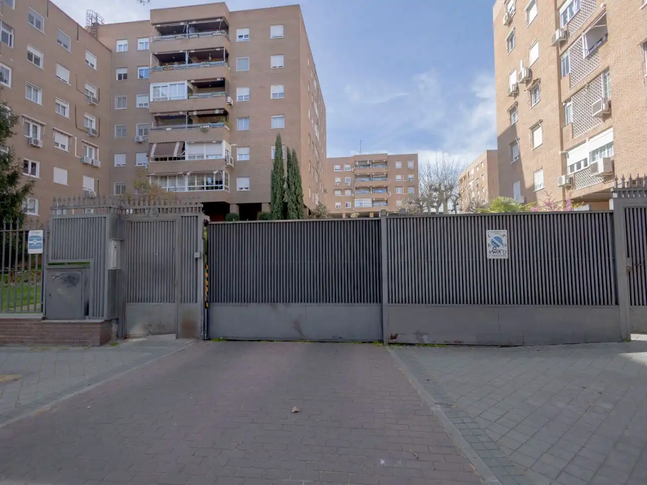 Aparcament de Garatge en venda en Madrid amb Alarma