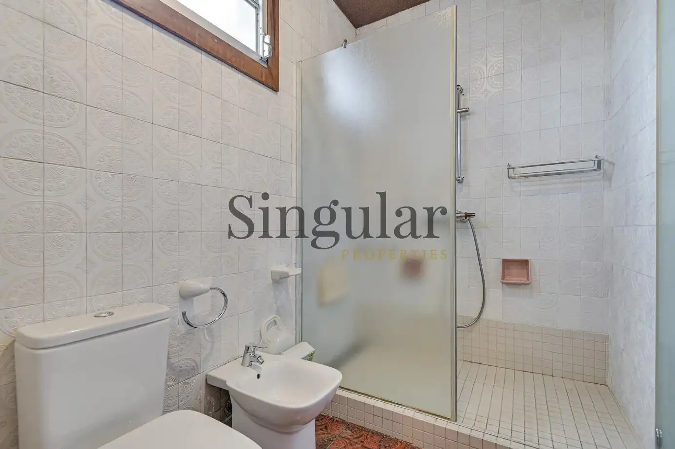 Baño de Ático en venta en Barcelona con Calefacción, Terraza y Piscina