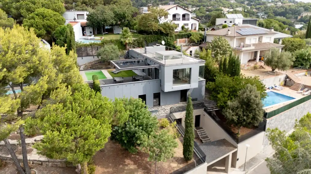 Casa amb piscina en venda a Premià de Dalt