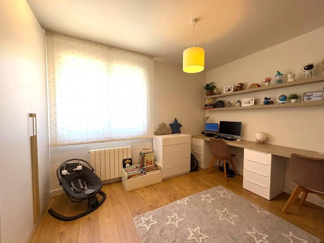 Habitación de Casa adosada en venta en Sant Cugat del Vallès con Aire acondicionado, Calefacción y Parquet