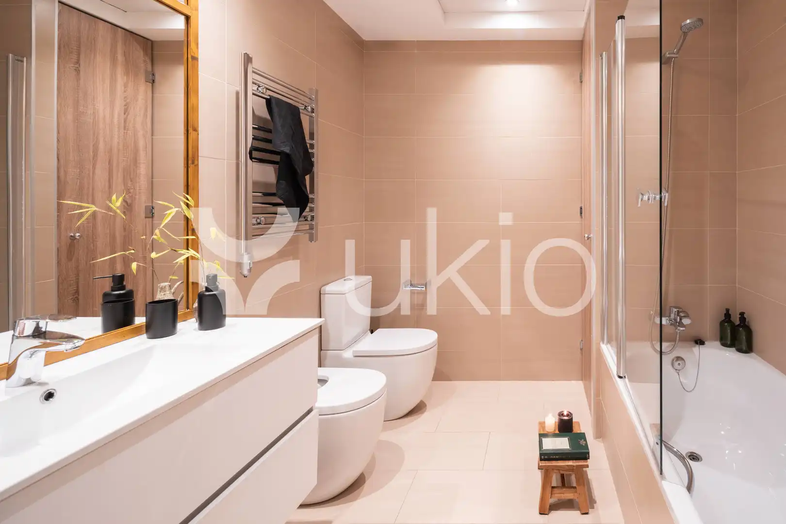 Baño de Apartamento de alquiler en Madrid con Aire acondicionado, Calefacción y Amueblado