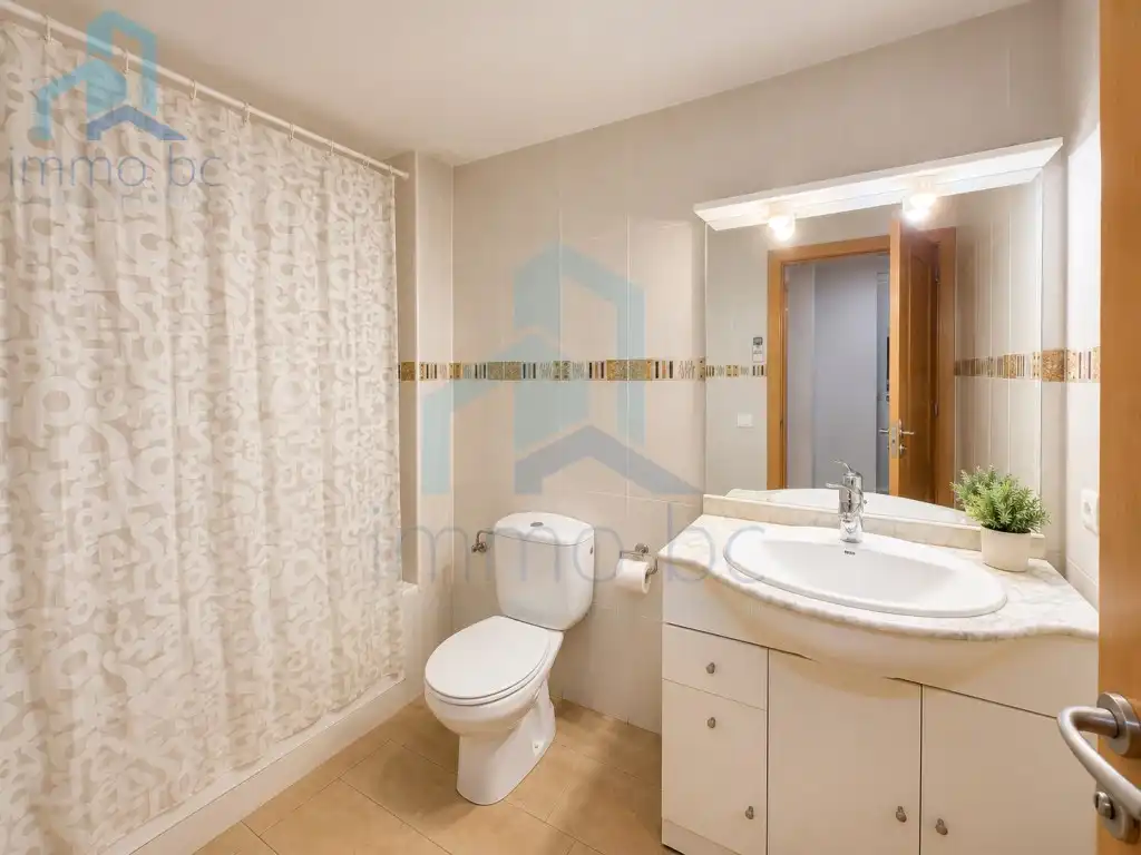 Badezimmer von Einfamilien-Reihenhaus zum Verkauf in Tarragona