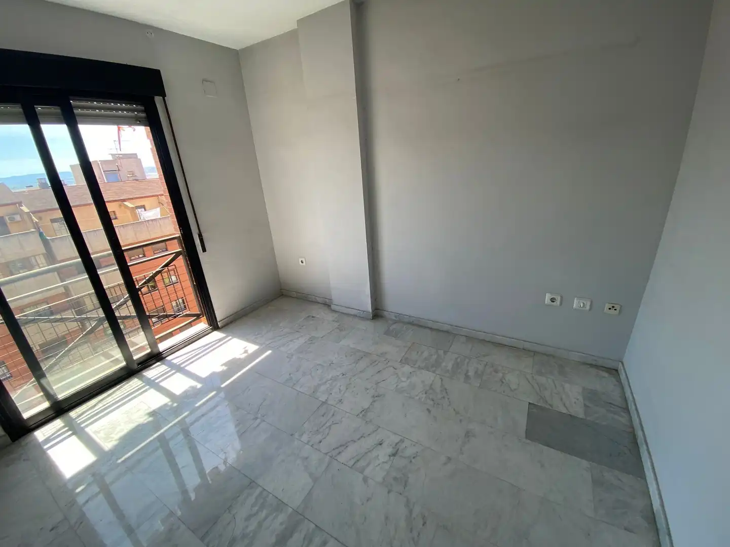 Habitación de Piso en venta en Granada con Calefacción