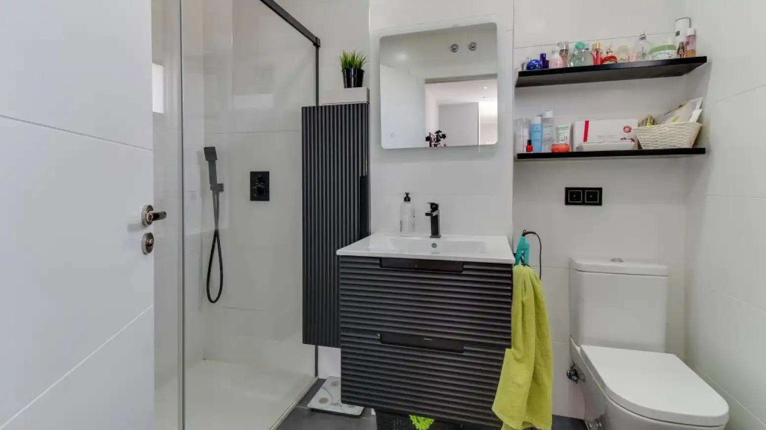 Badezimmer von Haus oder Chalet zum Verkauf in Villamayor mit Klimaanlage, Heizung und Privatgarten