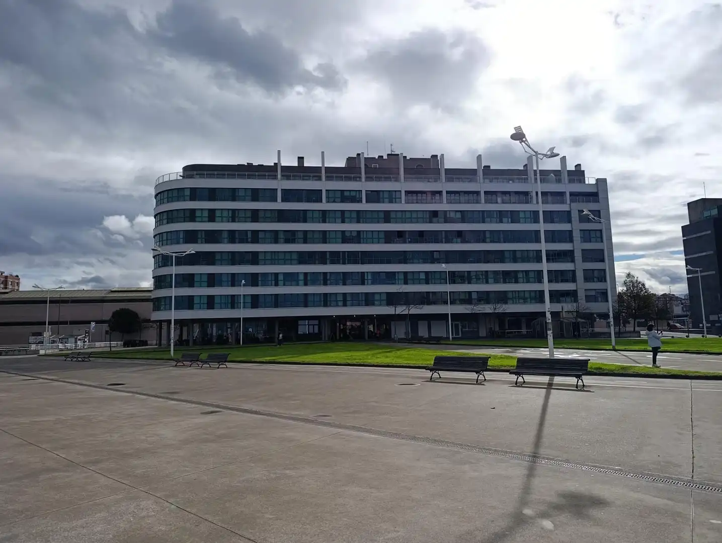 Vista exterior de Pis en venda en Gijón  amb Calefacció