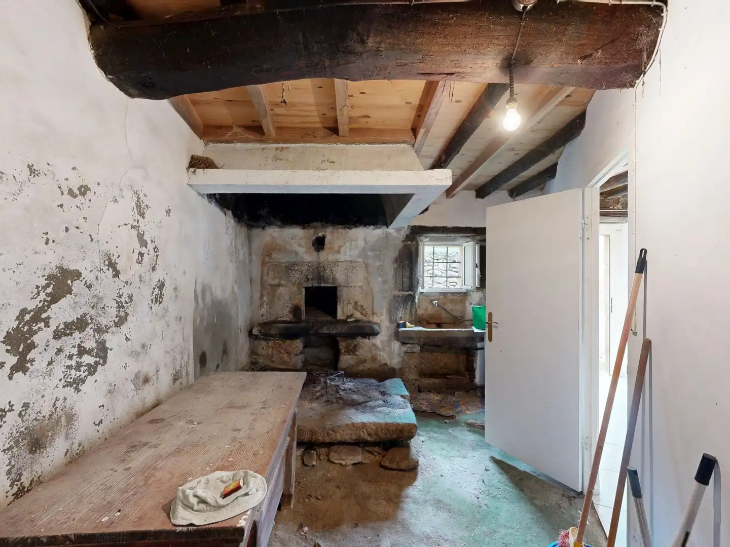Kitchen of Houses for sale in O Valadouro    with Storage room
