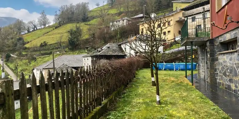 Vista exterior de Casa o chalet en venta en Cangas del Narcea con Jardín privado, Terraza y Trastero