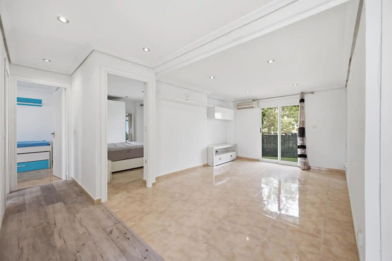 Living room of Flat for sale in Godella  with Air Conditioner, Terrace and Balcony