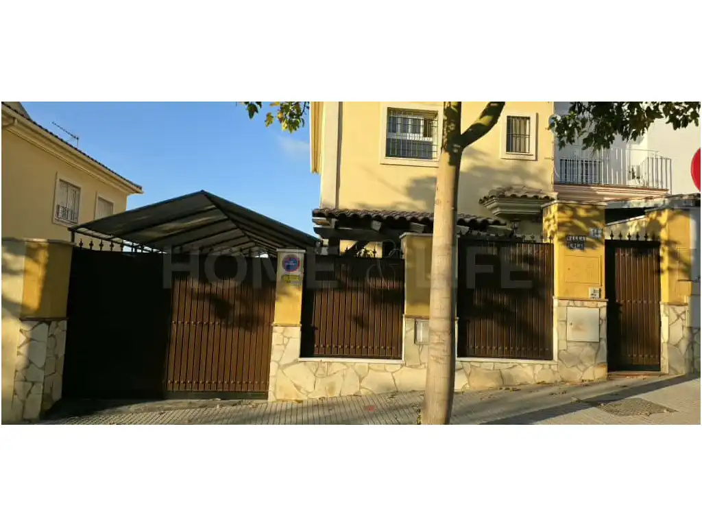 Exterior view of Houses for sale in Málaga  with Air Conditioner, Terrace and Oven