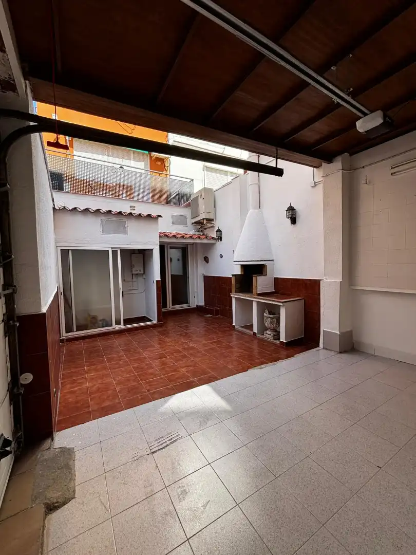 Terrasse von Erdgeschoss zum Verkauf in Badalona mit Klimaanlage, Heizung und Parkett