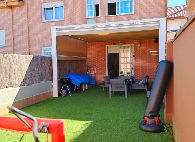 Photo 1 of Single-family semi-detached for sale in Pedrezuela, Madrid