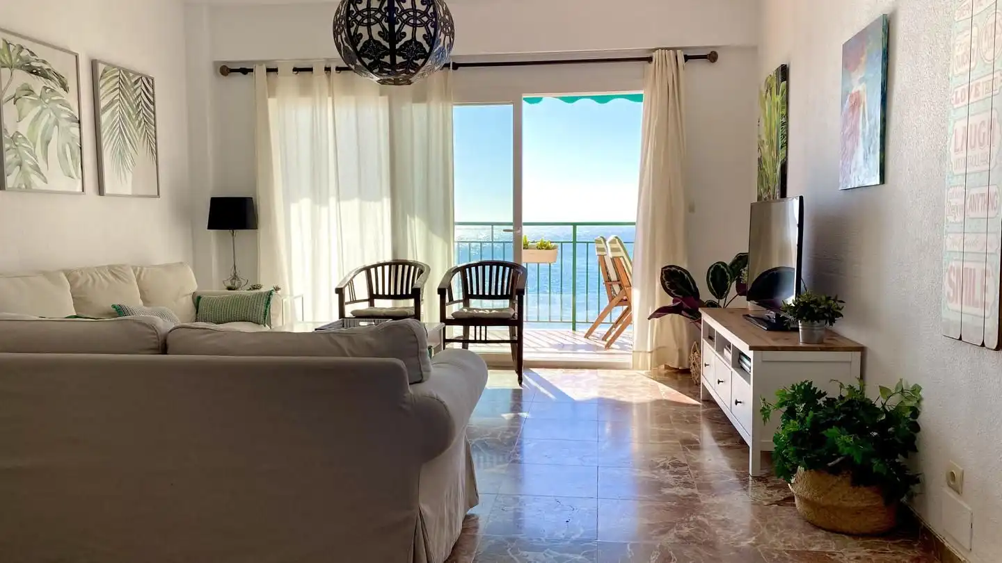 Flat for rent in Paseo Marítimo Rey de España, Las Gaviotas - Carvajal