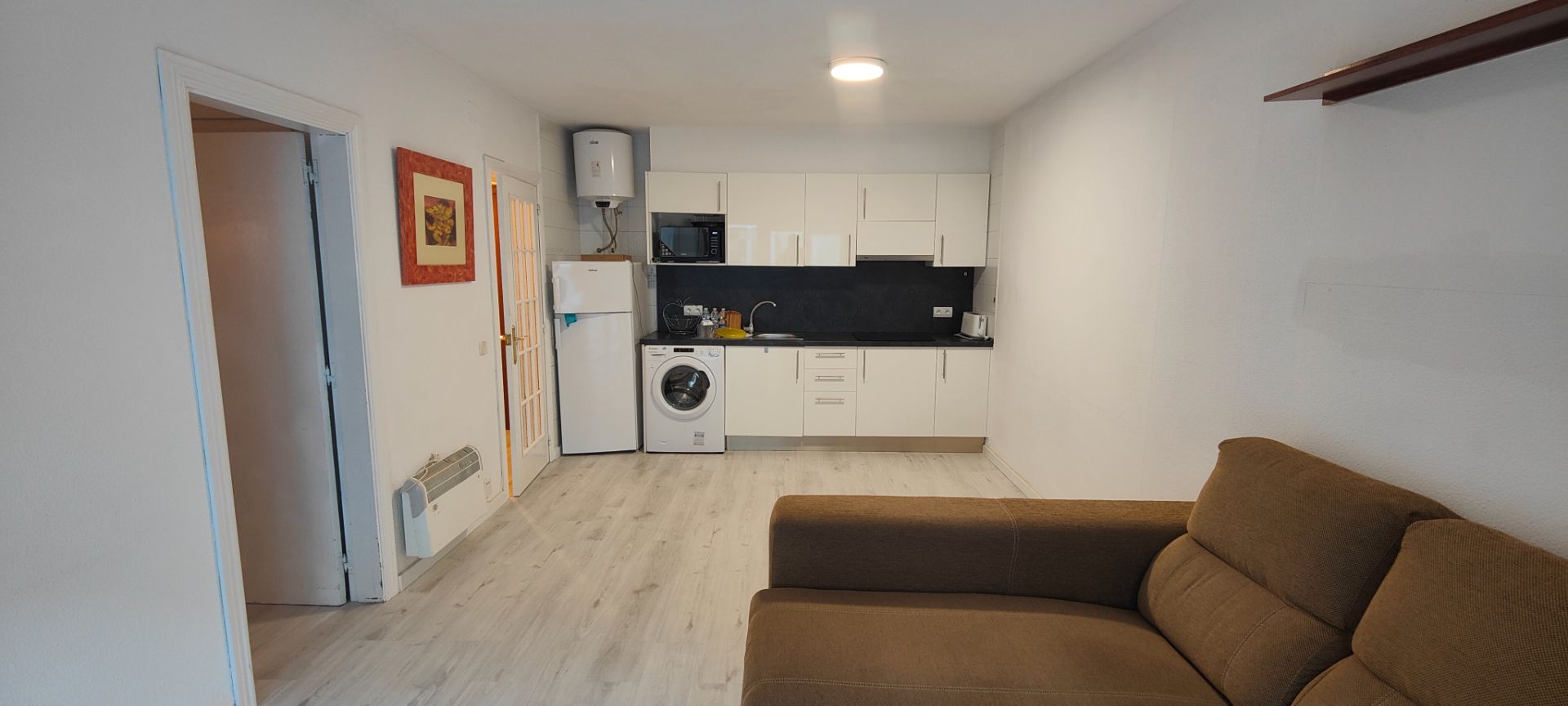 Cocina de Piso en venta en Girona Capital con Calefacción, Parquet y Terraza
